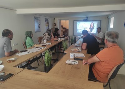 STIT Sharing results during training course (1)