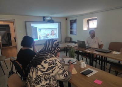 STIT Sharing results during training course (4)